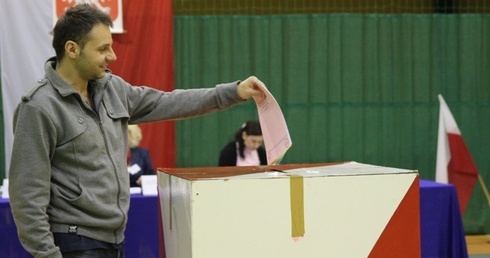 Trwa podsumowanie wyników niedzielnych wyborów samorządowych