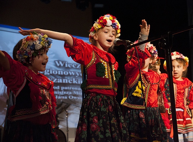 Wieczór Pieśni Legionowych i Partyzanckich