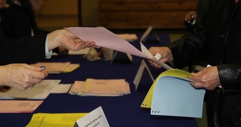 Głosy na radnych wojewódzkich w województwie śląskim jeszcze są liczone