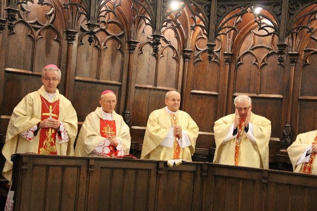 Pożegnanie bp. Jana Piotrowskiego 