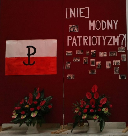 Patriotyczny spektakl