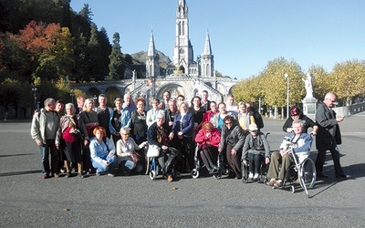 Członkowie PTSR  w Radomiu niedawno wrócili z pielgrzymki  do Lourdes