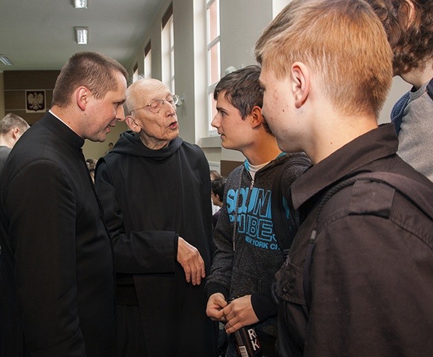 Z o. Leonem o szczęśliwym życiu