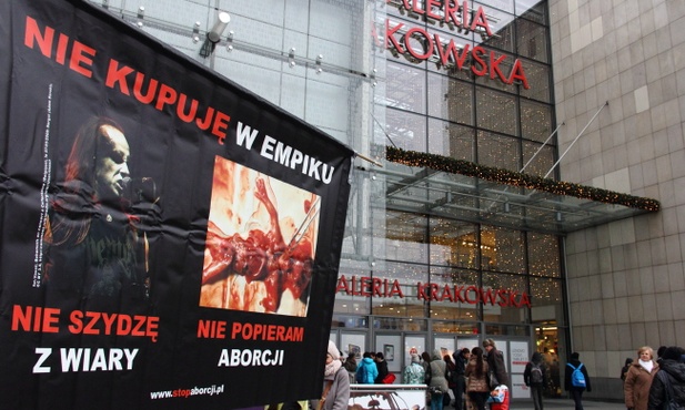 Pikieta pro life przed Empikiem