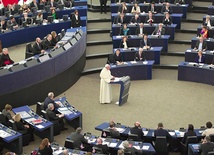 W Parlamencie Europejskim papież Franciszek 25 listopada apelował o to samo, o co zawsze dopominali się Jan Paweł II i Benedykt XVI – by Europa nie wypierała się swoich chrześcijańskich korzeni, ale czerpała z nich żywotne soki na przyszłość
