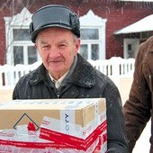 Dary z Polski są realną pomocą dla starszych dziś już ludzi