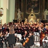  W finale wszystkie chóry zaśpiewały pod dyrekcją Marii Gruchel