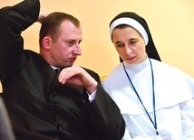  Ks. Rafał Masztalerz i s. Wirginia Mielcarek współpracują przy dziełach ewangelizacyjnych w diecezji