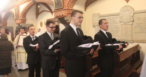 Wymarzona czerń alumnów