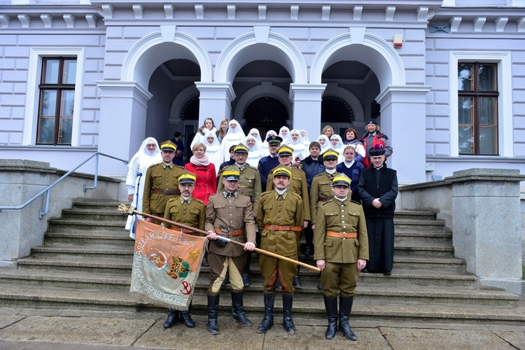 Ułani u niepokalanek