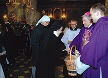 Rozpoczęcie roku  poświęconego osobom  zakonnym odbyło się  w katedrze sandomierskiej 