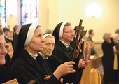  Z uroczystej inauguracji Roku Życia Konsekrowanego uczestnicy zabrali do domów zakonnych repliki symboli Światowych Dni Młodzieży – krzyż i ikonę Matki Bożej Salus Populi Romani