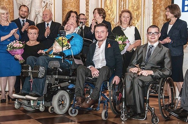 Bartłomiej Skrzyński (drugi od prawej) przed rokiem otrzymał Nagrodę Rzecznika Praw Obywatelskich im. Pawła Włodkowica