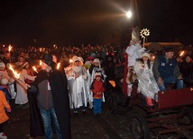 Anielski korowód św. Mikołaja znowu odwiedził Leśną