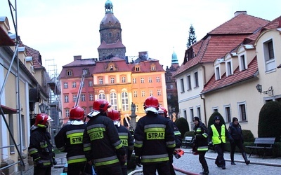 Spłonęła znaczna część dachu i górnego piętra Zamku Książ