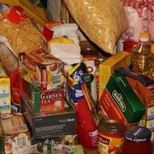 Wolontariusze Caritas będą zbierać w sklepach zwłaszcza produkty o dłuższym terminie ważności