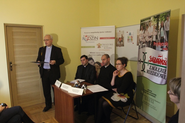 Błogosławieństwo przed tortem