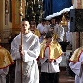 Eucharystia, koncert i kremówki