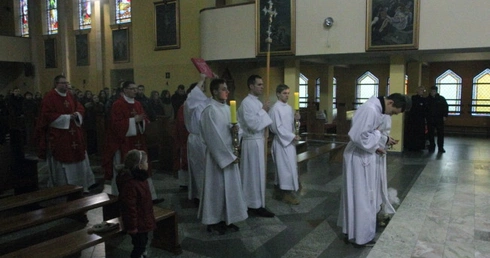 Niebiański gospodarz, nieziemscy goście