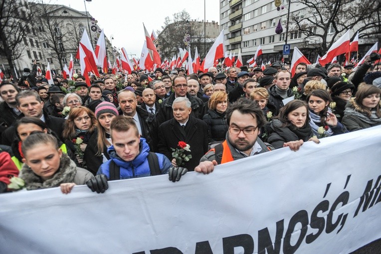 Marsz z różami