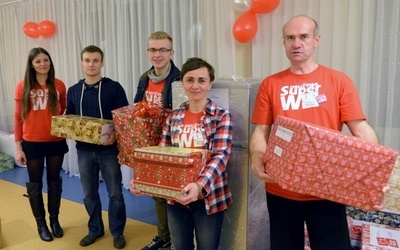Część przysuskiej drużyny wolontariuszy (od lewej): Katarzyna Sobczyk, Krystian Niedzielski, Artur Kamiński, Justyna Dąbrowska i Rafał Kacperski