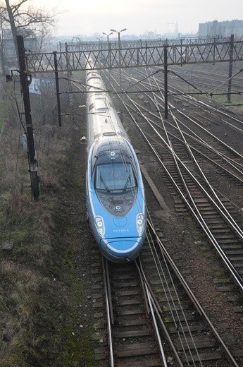 Pendolino szybko mknie