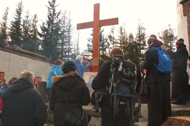 Przekazanie znaków ŚDM na Kopie Biskupiej