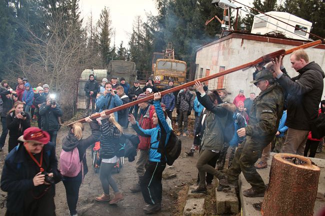 Przekazanie znaków ŚDM na Kopie Biskupiej