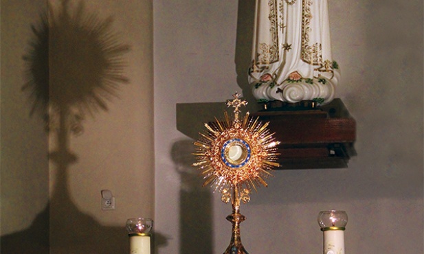 Jezus w fatimskiej  kaplicy nocnej adoracji w Panewnikach