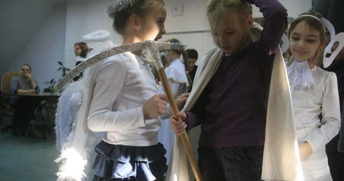 Z kolędą i światełkiem