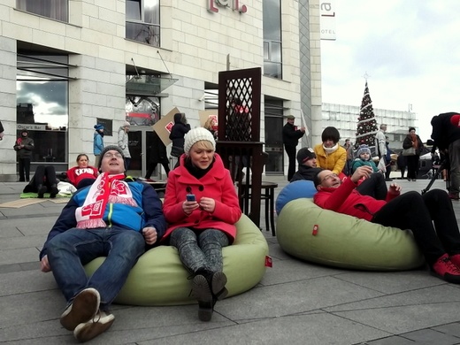 Konfesjonal przed Galerią Krakowską