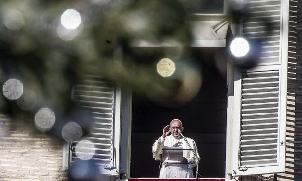 Papież: Z Maryją w Boże Narodzenie