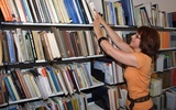 Współczesna biblioteka to nie tylko książki na półkach 