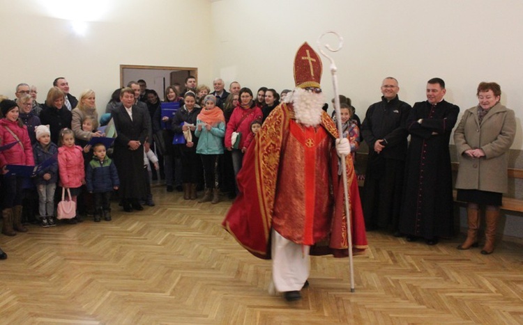 Nowe prezbiterium w Pisarzowicach