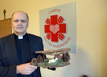 Ks. Grzegorz Wójcik dziękuje diecezjanom za wsparcie dzieł Caritas i składa świąteczne życzenia