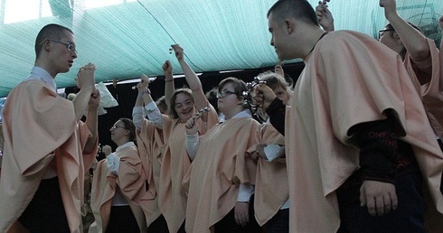 Jasełkowy chórek w Wapienicy urzekł wszystkich entuzjazmem