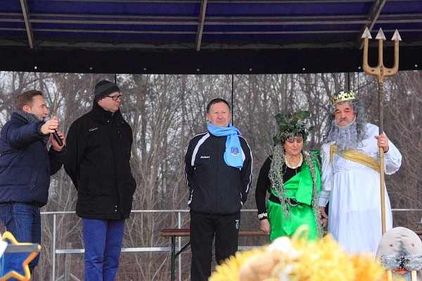 Noworoczna kąpiel morsów
