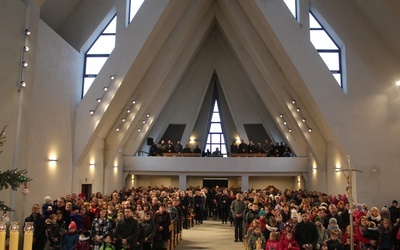 Wnętrze nowego kościoła w Woli Piskulinej