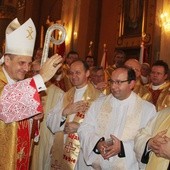 Bp Roman Pindel w katedrze św. Mikołaja w dniu konsekracji biskupiej i ingresu