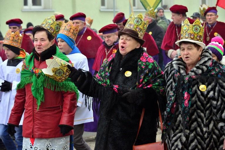 Nowa Ruda Słupiec - orszak - w drodze