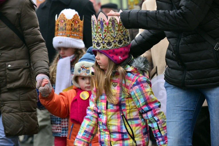 Nowa Ruda Słupiec - orszak - w drodze
