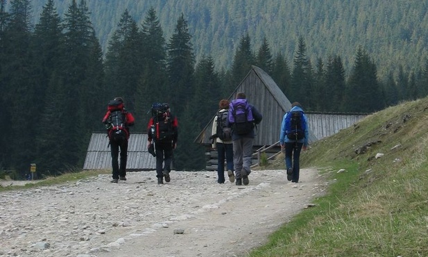 Iść naprzód wytrwale i odważnie ze światłem Ewangelii