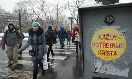 30.12.2014. Praga. Czechy. W stolicy Republiki Czeskiej odbyło się 37. Europejskie Spotkanie Młodych, zorganizowane przez Wspólnotę z Taizé. Wzięło w nim udział ponad 30 tys. młodzieży z 65 krajów. Czytaj więcej na ss. 70–73.