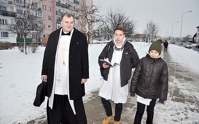 Taki widok to wciąż nieodłączny element polskiego krajobrazu w pierwszych tygodniach nowego roku. W niektórych parafiach diecezji koszalińsko-kołobrzeskiej kolęda zahaczy w tym roku nawet o Wielki Post