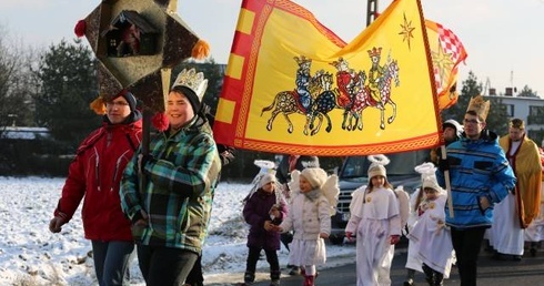 Na czele tysięcznego orszaku maszerowali najmłodsi kolędnicy