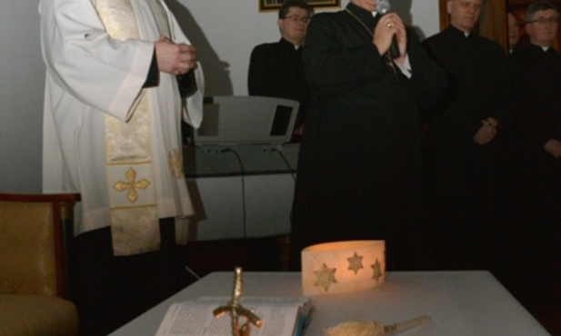 Spotkanie wiązało się w kolędową wizytą proboszcza ks. Mirosława Nowaka w domu biskupim