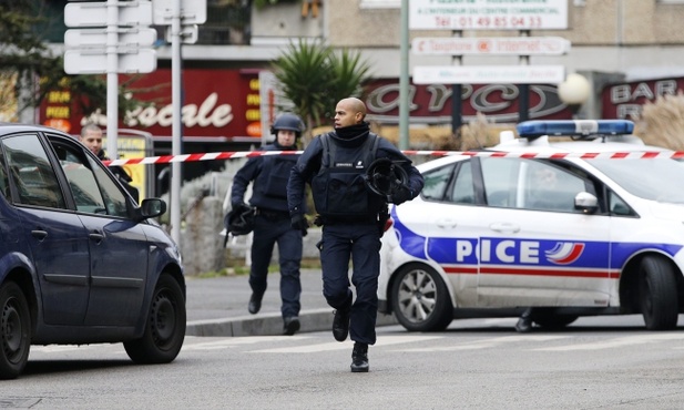 Strzelanina pod Paryżem, nie żyje policjantka