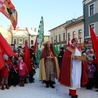 Trzej Królowie dostojnie wkroczyli na skoczowski rynek