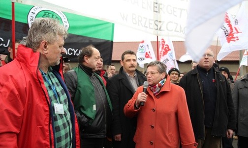 Protestujących wspiera brzeszczański samorząd i burmistrz Cecylia Ślusarczyk