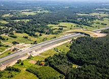 Przejściadla zwierząt nad i pod autostradmi.